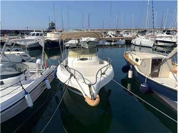 Compositi costruzioni navali Seabird 655