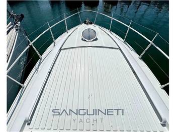 Pershing 38