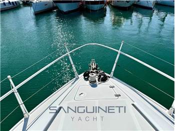 Pershing 38