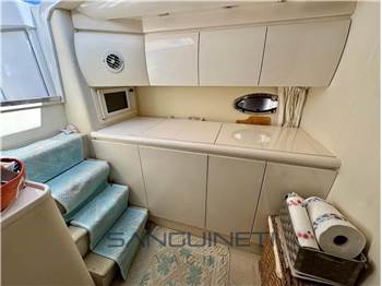 Pershing 38
