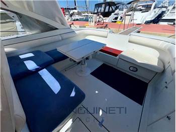 Pershing 38