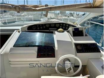 Pershing 38