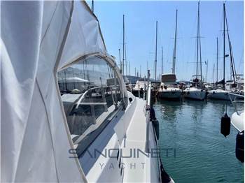 Pershing 38