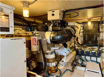 Hatteras 50 convertible