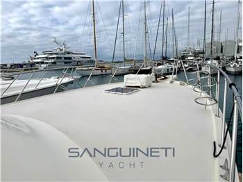 Hatteras 50 convertible