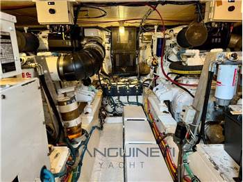 Hatteras 50 convertible