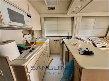 Hatteras 50 convertible