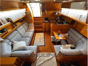 Ferretti Altura 42