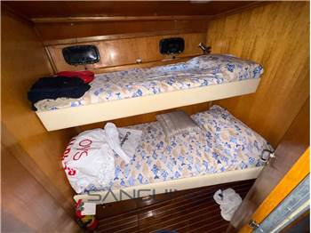 Ferretti Altura 42