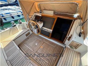 Ferretti Altura 42