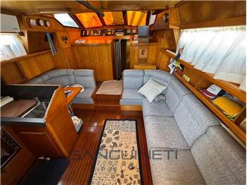 Ferretti Altura 42