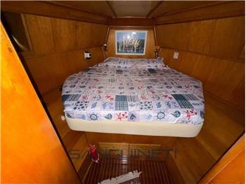 Ferretti Altura 42