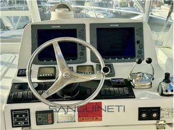 Luhrs 37 open