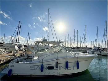 Luhrs 37 open