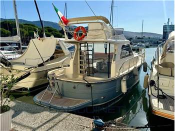 Sciallino 30 fly