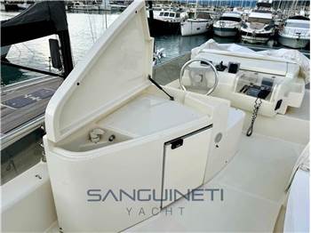 Ferretti 53