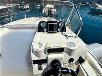 Quick Silver Activ 675 Sundeck
