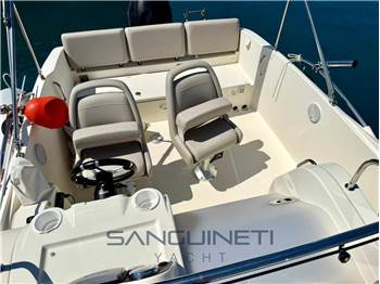 Quick Silver Activ 675 Sundeck