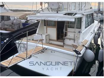 Riviera 35