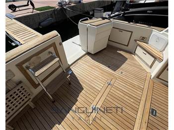 Riviera 35
