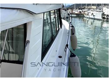 Riviera 35