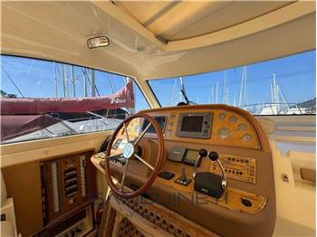 Mochi craft Dolphin 44