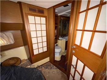 Mochi craft Dolphin 44