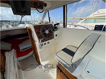 Rio 800 cabin fish