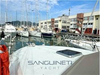 Azimut Az 35