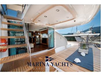 Fairline SQUADRON 74