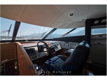 Fairline SQUADRON 74