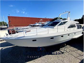 Ferretti Yachts Altura 44
