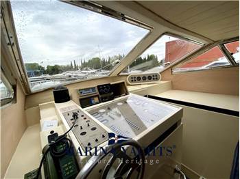 Ferretti Yachts Altura 44