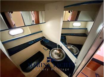 Ferretti Yachts Altura 44