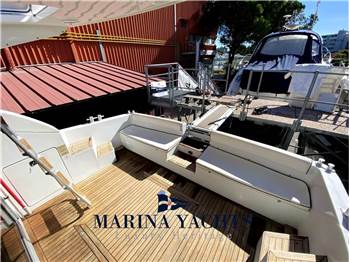 Raffaelli Typhoon 38 Fly