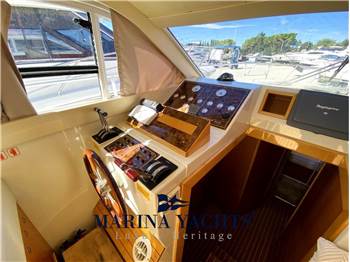 Raffaelli Typhoon 38 Fly