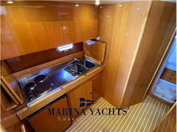 Raffaelli Typhoon 38 Fly