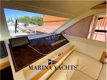 Raffaelli Typhoon 38 Fly