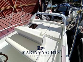 Raffaelli Typhoon 38 Fly