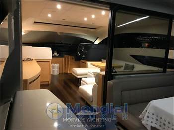 Pershing 64