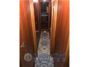 Cantiere nautico azzurro 21