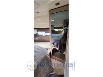 Sessa marine F42 flybridge