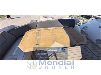 Sessa marine F42 flybridge