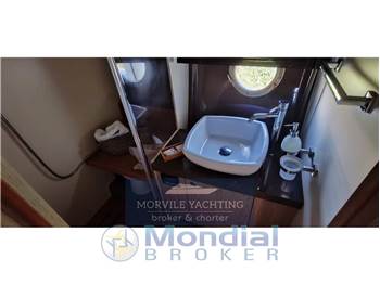Sessa marine F42 flybridge