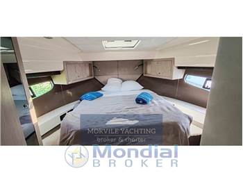 Sessa marine F42 flybridge