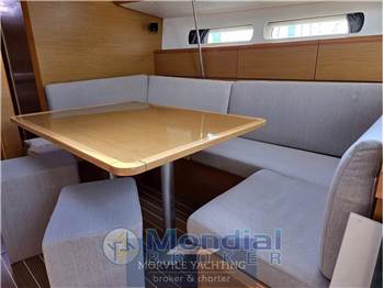 Jeanneau 439