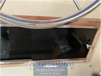 Boston whaler 27 full