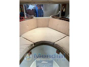 Boston whaler 27 full