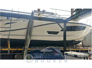 Quicksilver 875 sundeck