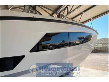 Quicksilver 875 sundeck